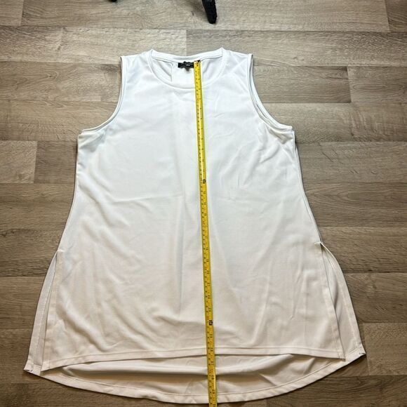 The Limited White Sleeveless top. Large. Stretchy material. - Picture 3 of 6